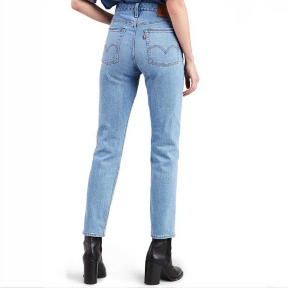 Levi’s Mom Style High Rise Wedgie Jeans size: 27